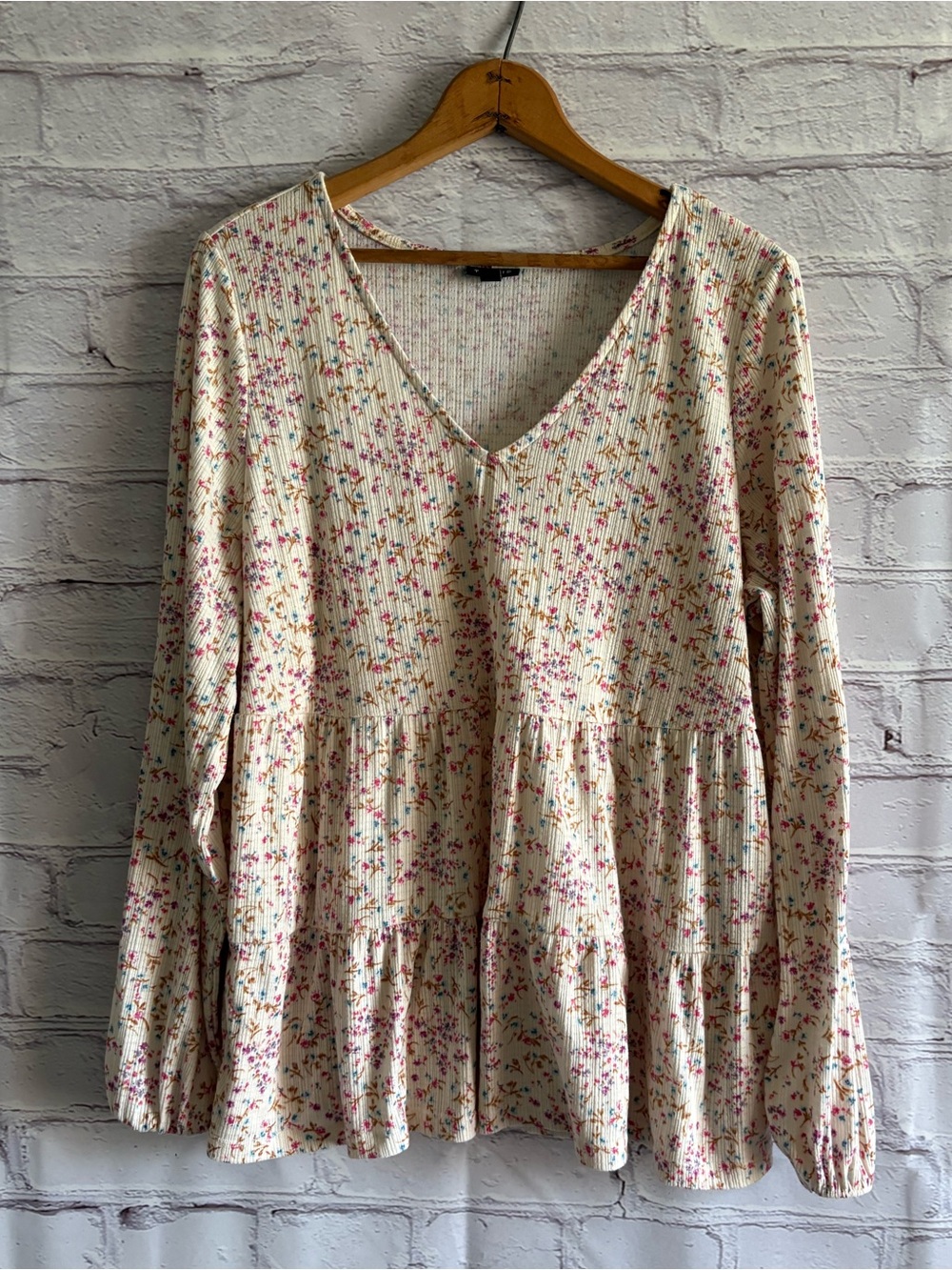 torrid Cream Floral Long Sleeve V-Neck Babydoll Top